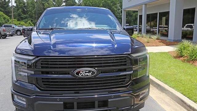 2025 Ford F-150 Platinum