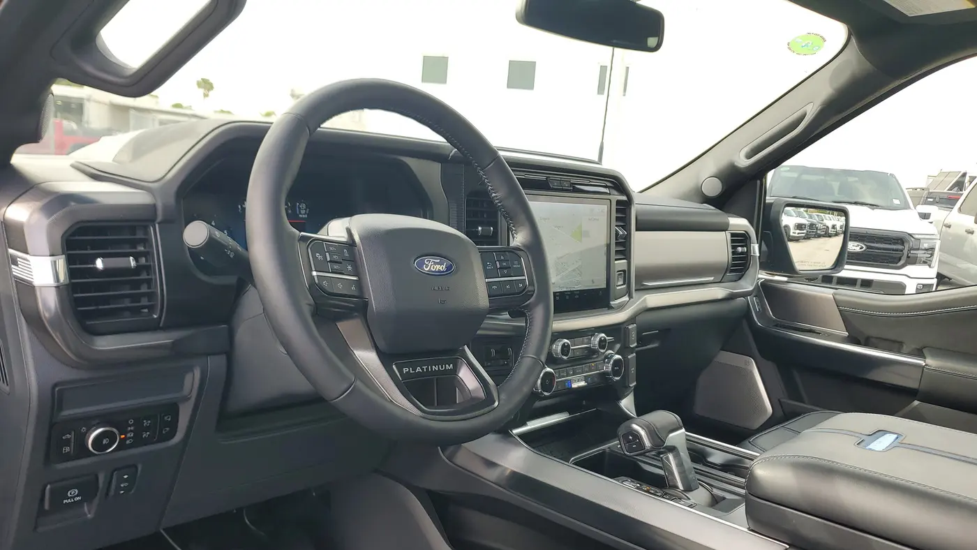 2025 Ford F-150 Platinum