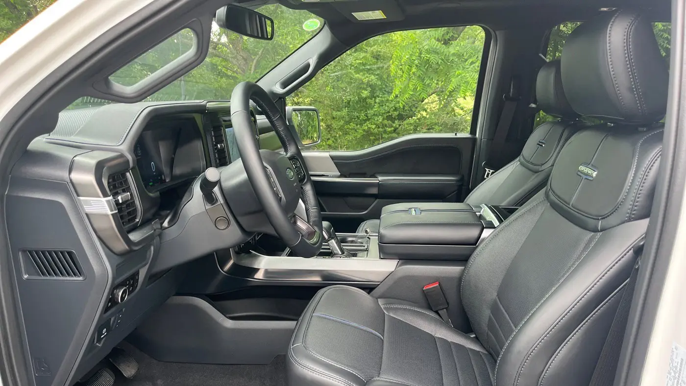 2025 Ford F-150 Platinum