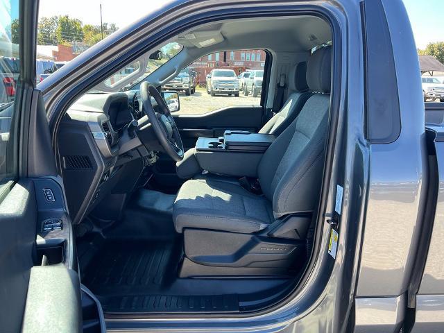 2025 Ford F-150 - $42,500