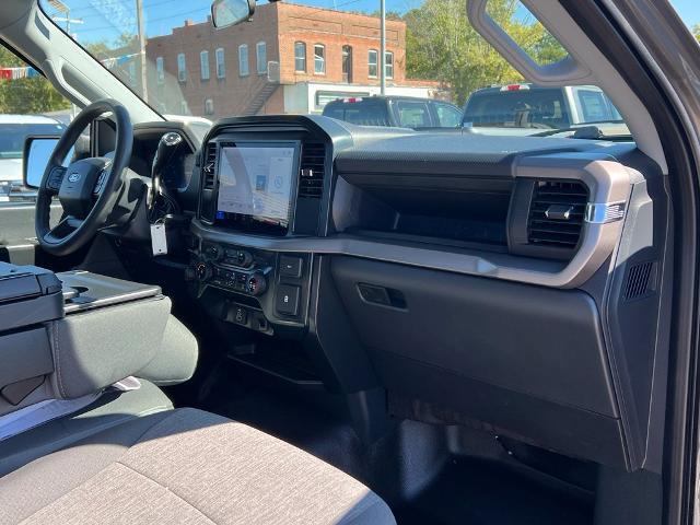 2025 Ford F-150 - $42,500