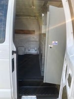 2010 E-Series Thumbnail 16