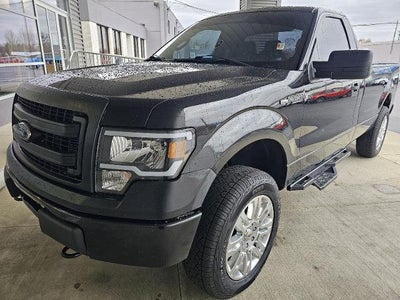 2013 Ford F-150 4X2 XL 2DR Regular Cab Styleside 8 FT. LB