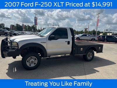 2007 Ford F-250 Super Duty XLT 2DR Regular Cab 4WD LB