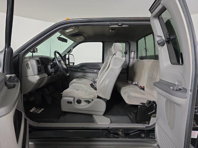 2001 Ford F-250 - $18,731