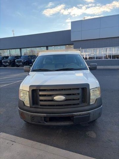 Photo of a 2009 Ford F-150 4X2 XL 2DR Regular Cab Styleside 8 FT. LB for sale