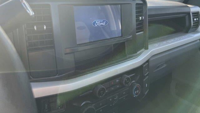 2025 Ford F-350 Super Duty XL