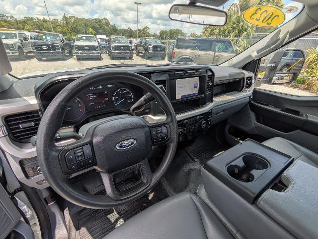 2023 Ford F-350 - $27,484
