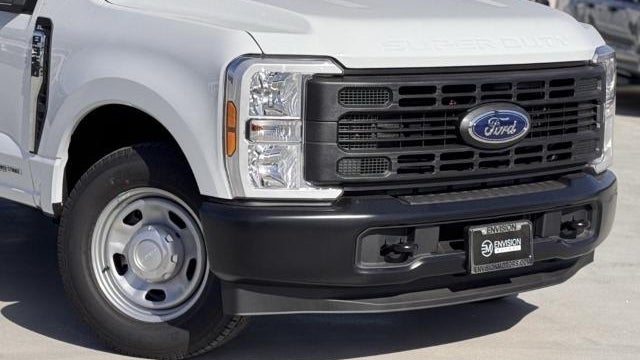 2025 Ford F-350 Super Duty XL