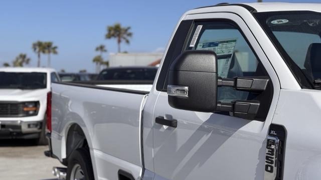 2025 Ford F-350 Super Duty XL