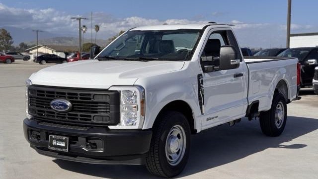2025 Ford F-350 Super Duty XL