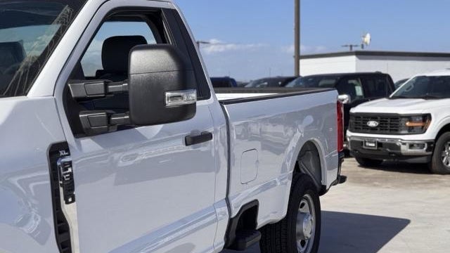 2025 Ford F-350 Super Duty XL