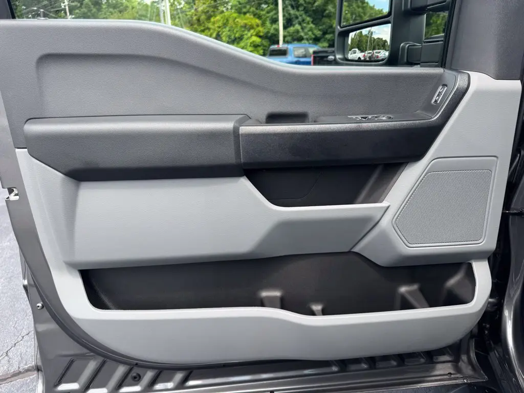 2025 Ford F-350 - $54,000