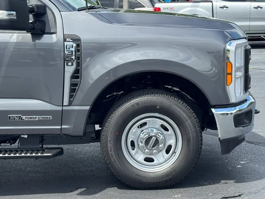 2025 Ford F-350 - $54,000