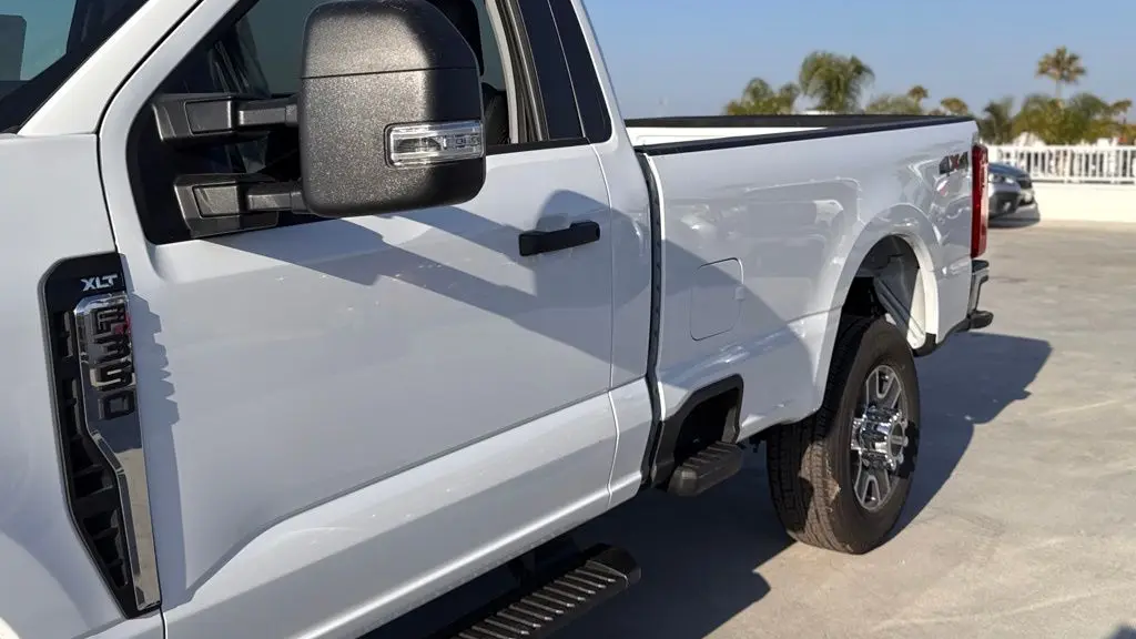 2025 Ford F-350 Super Duty XL