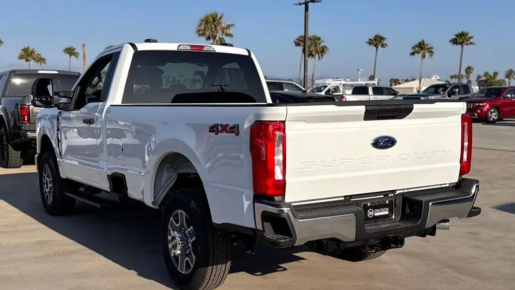 2025 Ford F-350 Super Duty XL