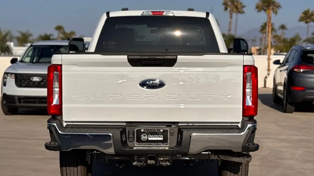 2025 Ford F-350 Super Duty XL