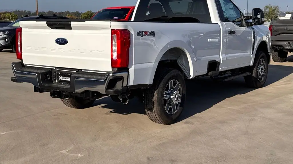 2025 Ford F-350 Super Duty XL