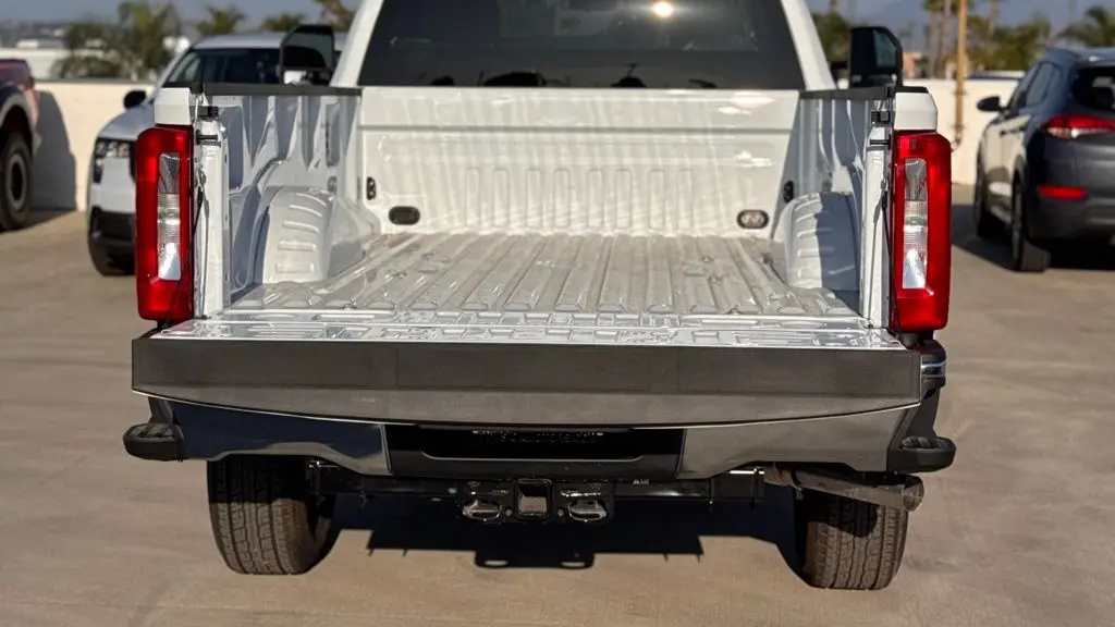 2025 Ford F-350 Super Duty XL