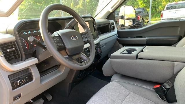2025 Ford F-350 Super Duty XL