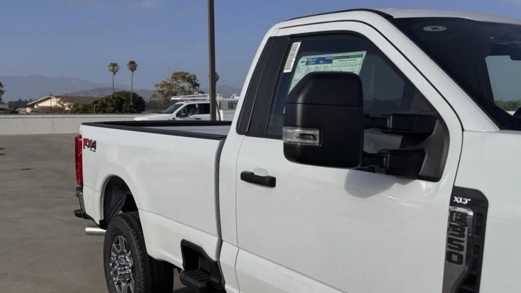 2025 Ford F-350 Super Duty XL