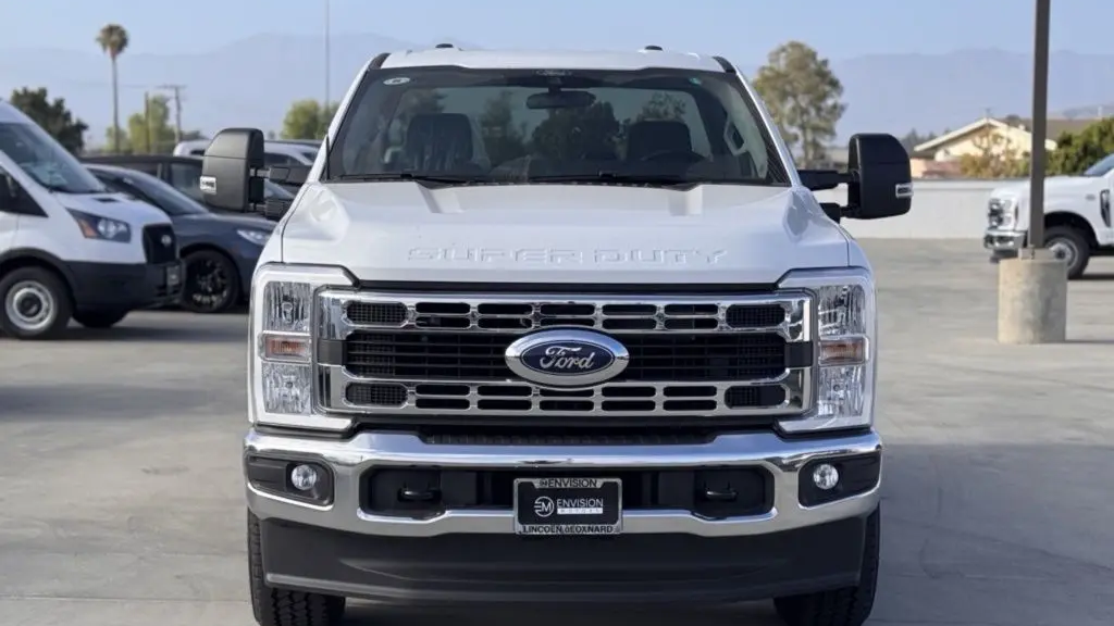 2025 Ford F-350 Super Duty XL