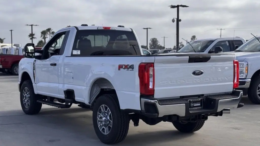 2025 Ford F-350 Super Duty XL
