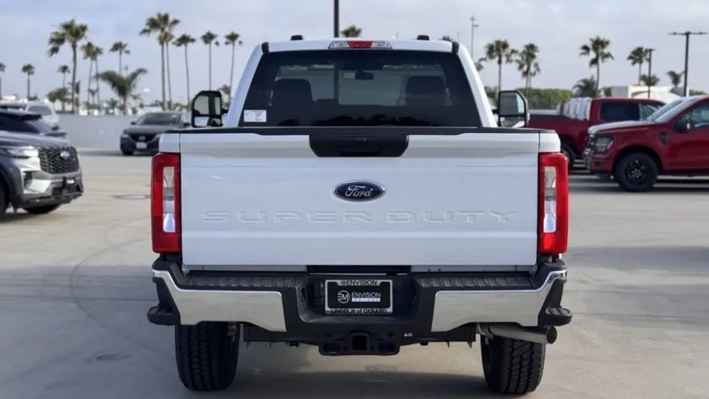 2025 Ford F-350 Super Duty XL