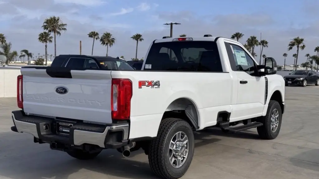 2025 Ford F-350 Super Duty XL