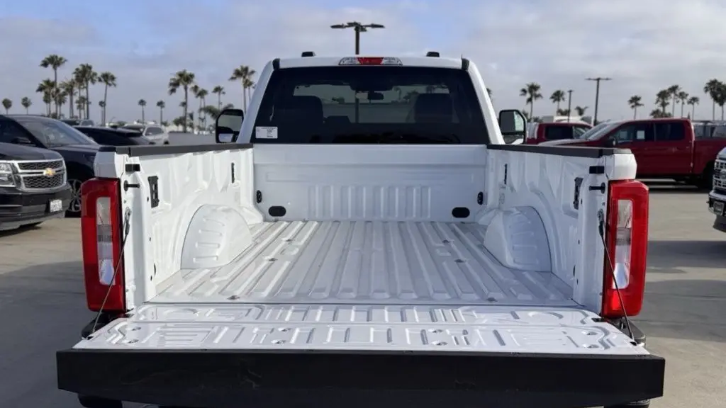 2025 Ford F-350 Super Duty XL
