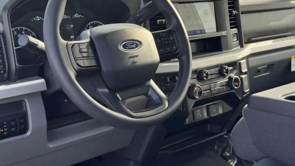 2025 Ford F-350 Super Duty XL