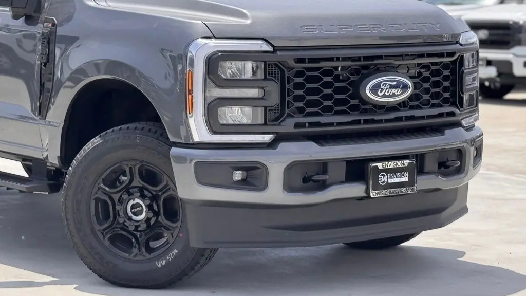 2025 Ford F-350 Super Duty XL
