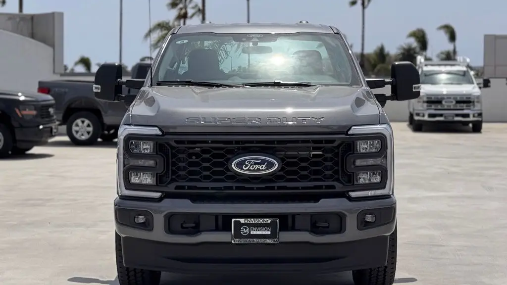 2025 Ford F-350 Super Duty XL
