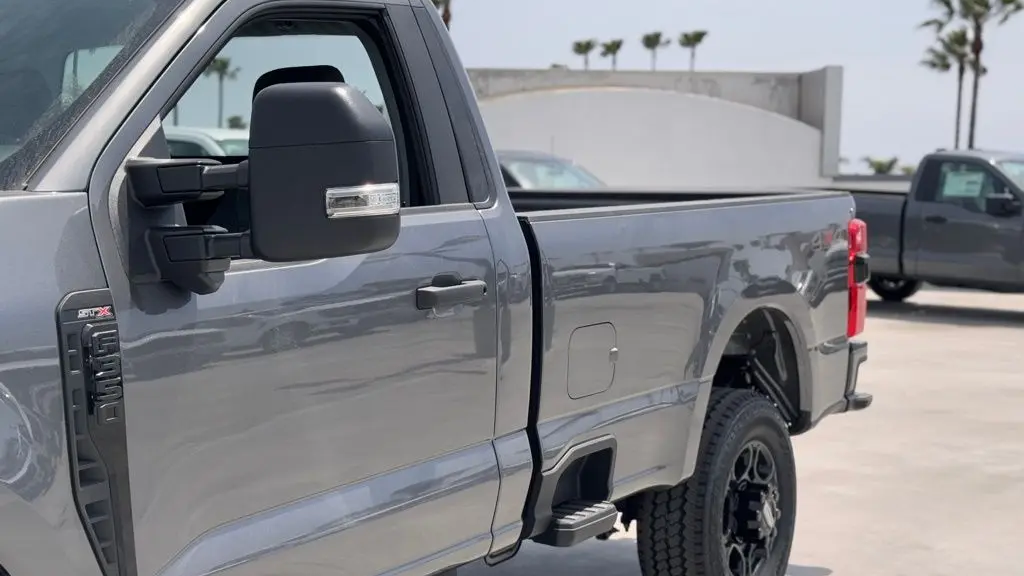 2025 Ford F-350 Super Duty XL