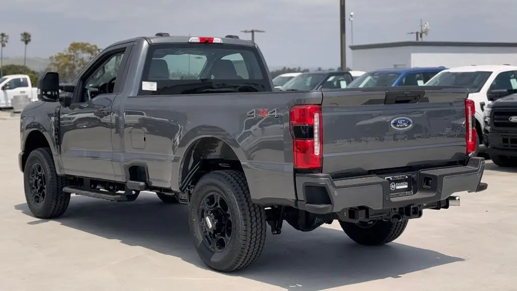 2025 Ford F-350 Super Duty XL