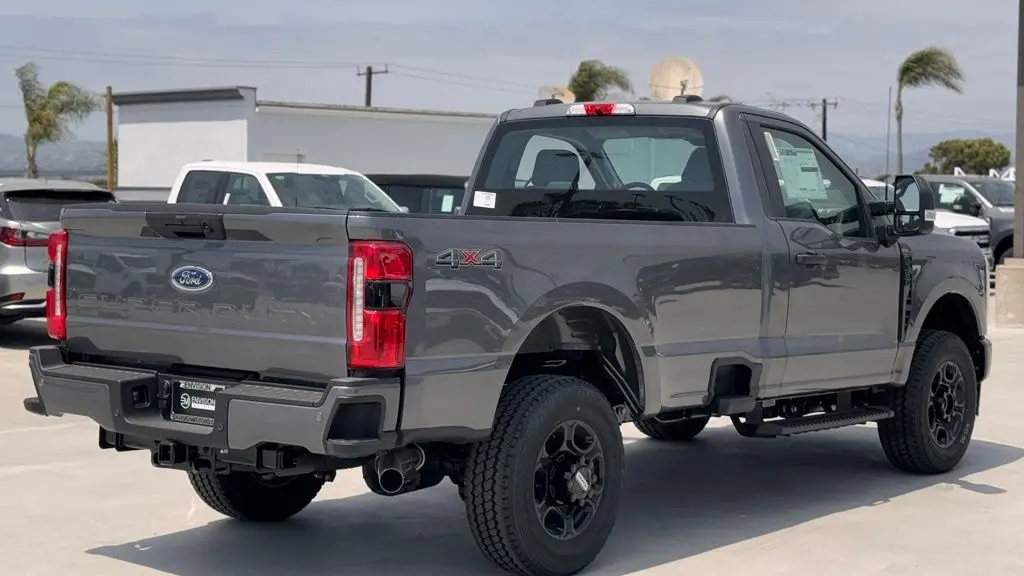 2025 Ford F-350 Super Duty XL