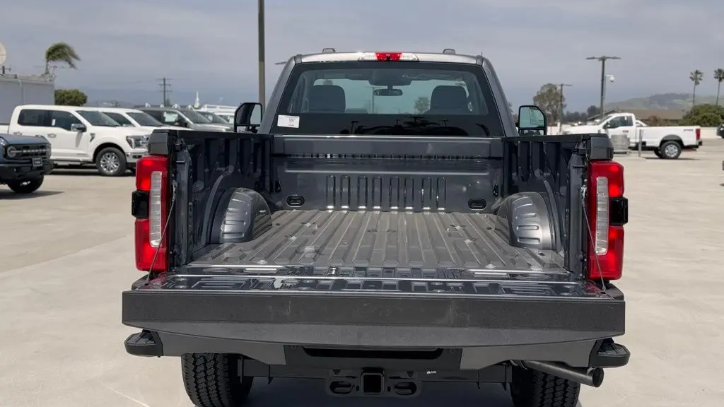 2025 Ford F-350 Super Duty XL