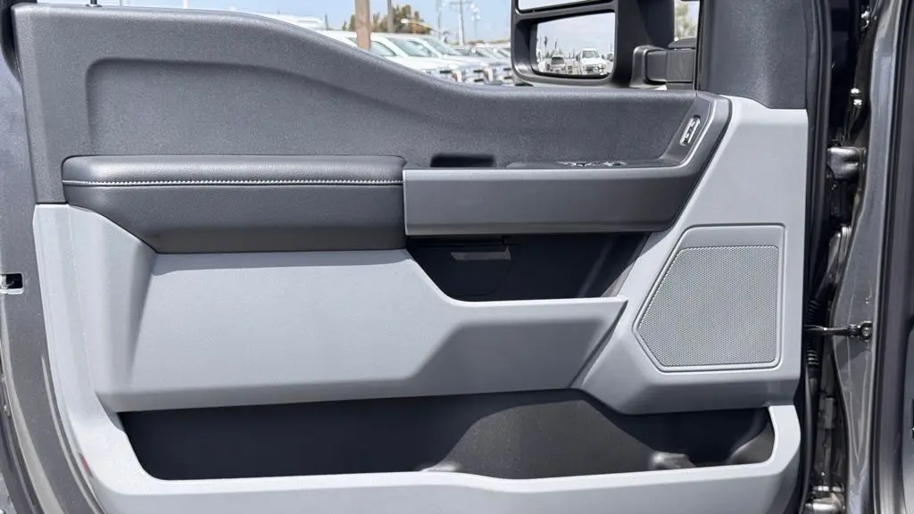 2025 Ford F-350 Super Duty XL