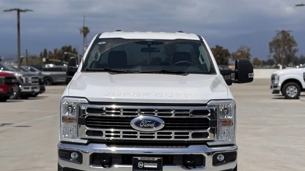 2025 Ford F-350 Super Duty XL