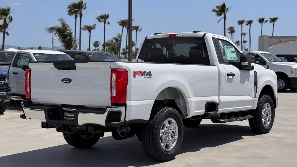 2025 Ford F-350 Super Duty XL