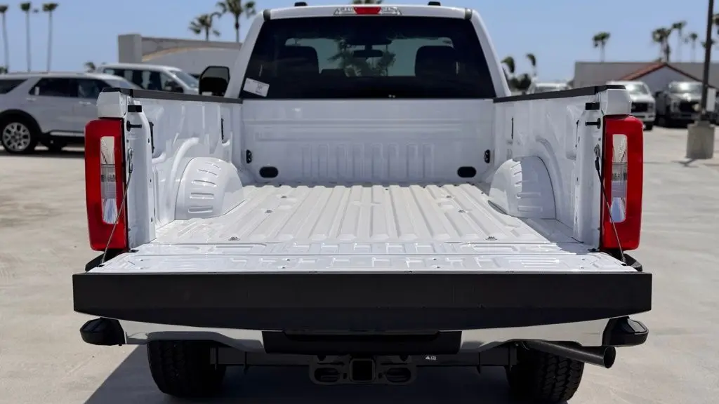2025 Ford F-350 Super Duty XL