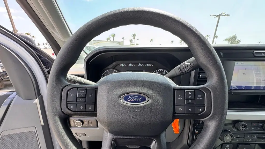 2025 Ford F-350 Super Duty XL