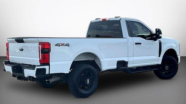 2025 Ford F-350 Super Duty XL