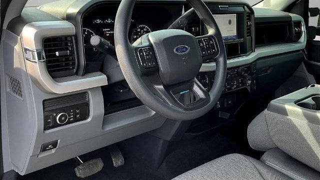 2025 Ford F-350 Super Duty XL