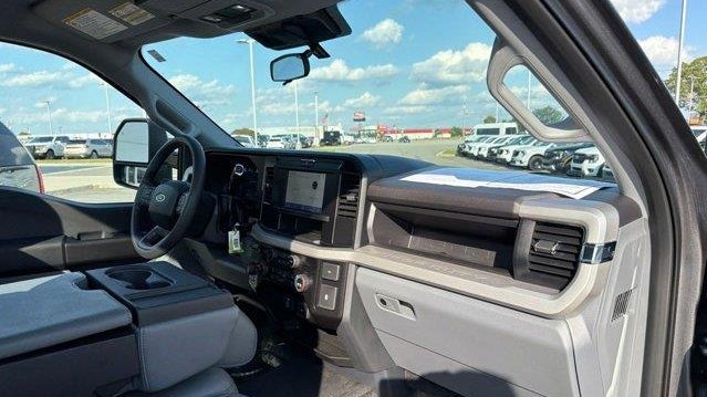 2025 Ford F-450 Super Duty XL