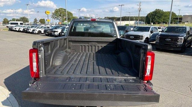 2025 Ford F-450 Super Duty XL