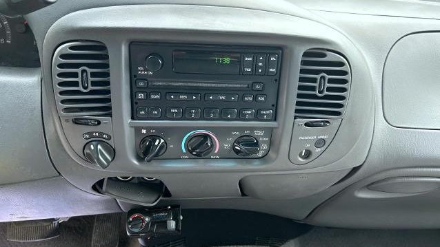 2002 Ford F-150 Lariat