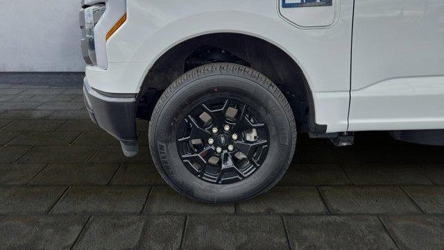 2025 Ford F-150 Lightning Pro