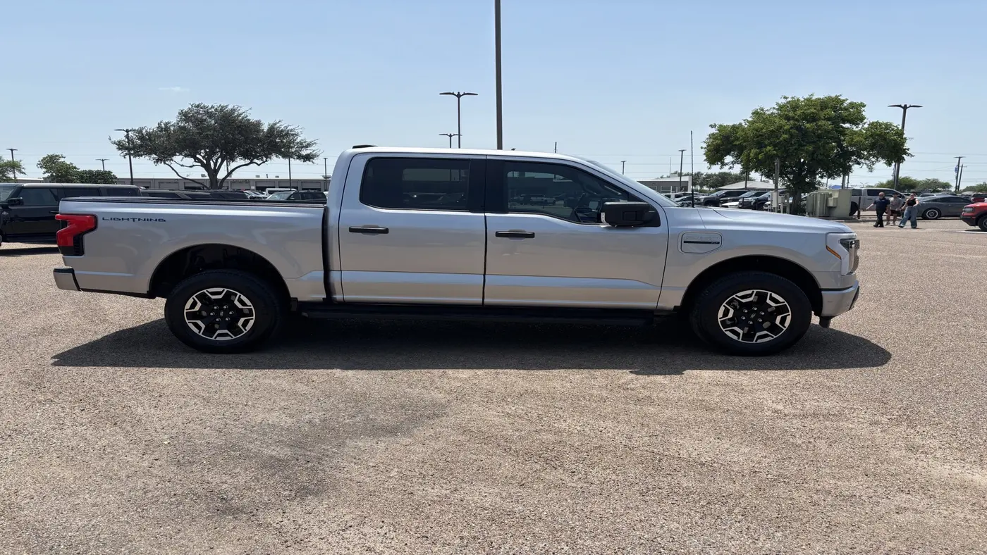 2023 Ford F-150 Lightning XLT