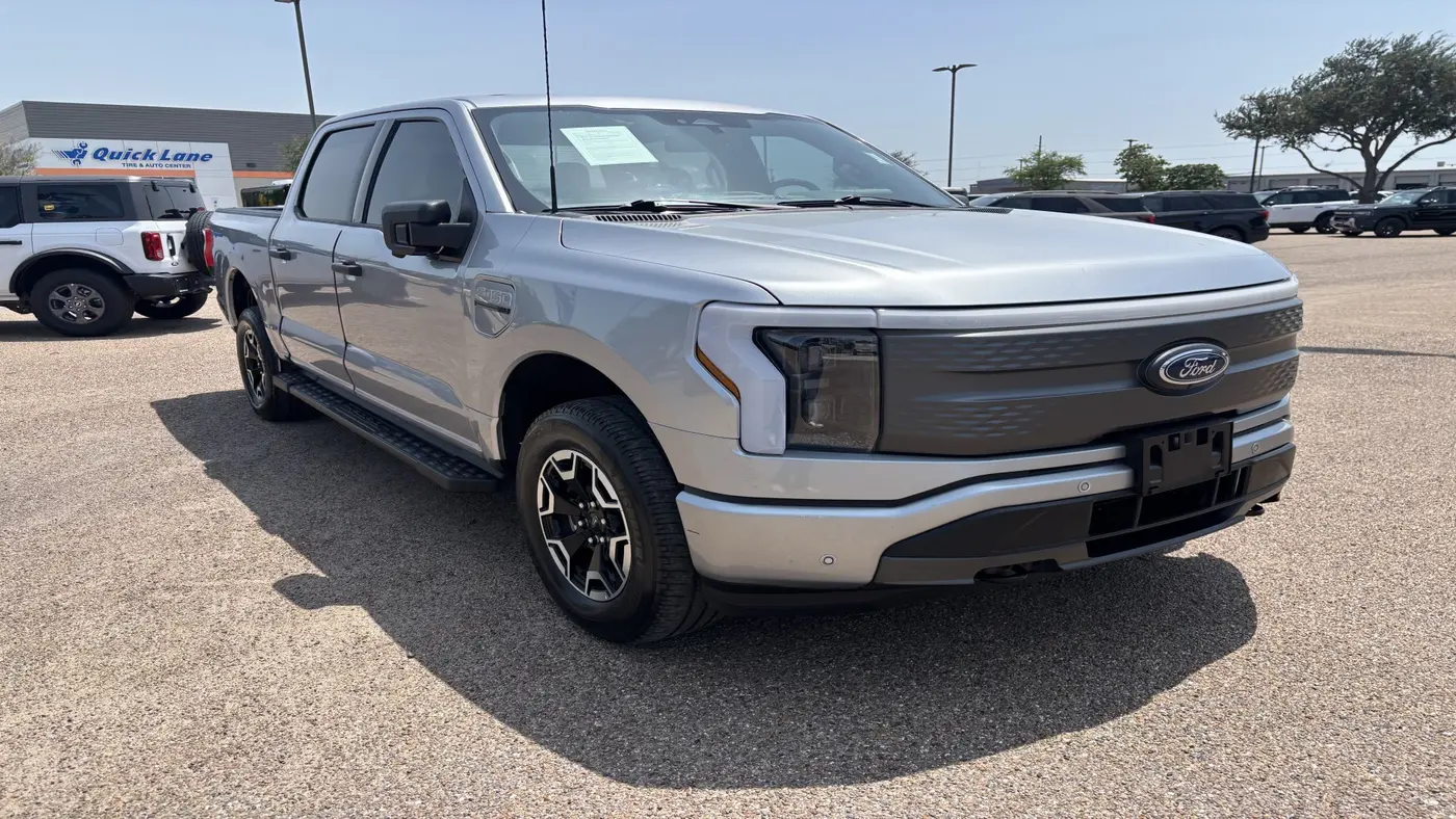 2023 Ford F-150 Lightning XLT